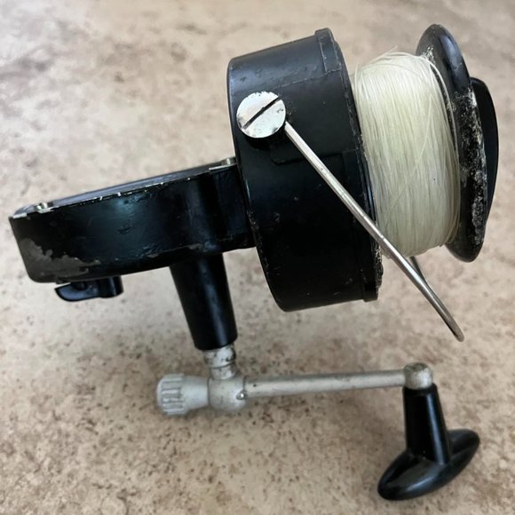 Vintage Garcia Mitchell Ocean Salt Water 302 Fishing Reel (Rare,No Red Cap) - Picture 4 of 5